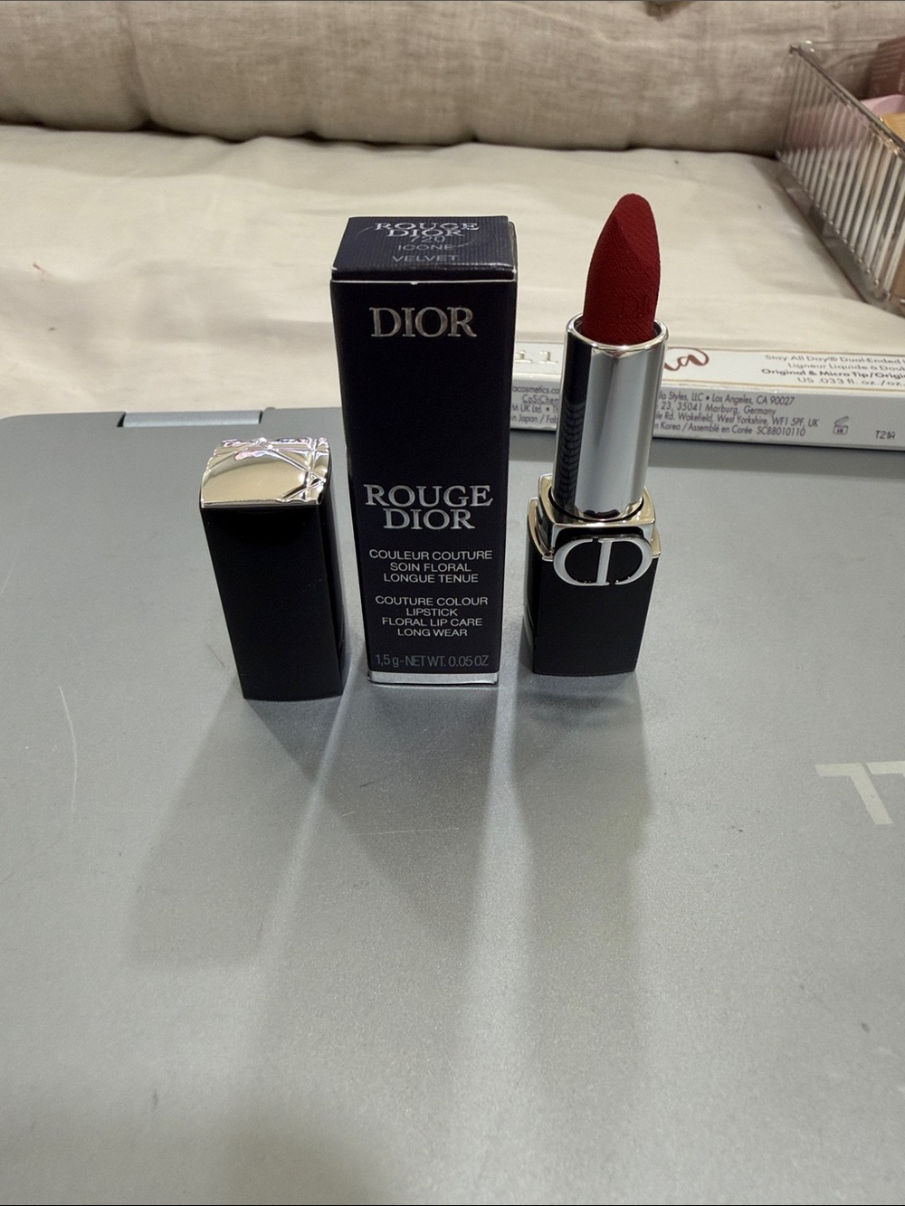 Dior Rouge Dior Long-Wear Lipstick - 720
Icone Velvet